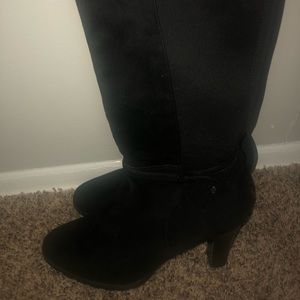 Dana Buchman black heeled boots
